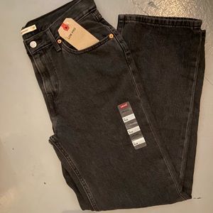 Black low pro Levi jeans size 28
